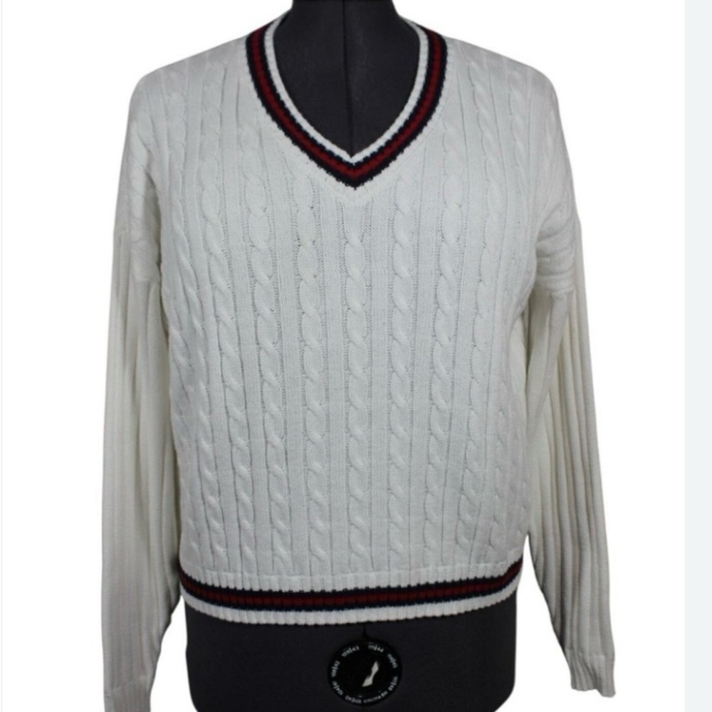 Hollister Cable Knit Country Club V-Neck Sweater with Red & Navy Accents Tennis